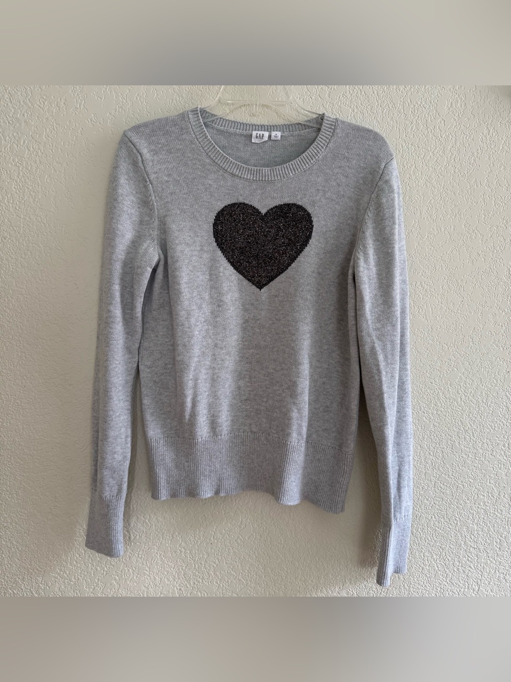 GAP Heather Gray Intarsia Heart Knit Crewneck Sweater Pullover Romantic Novelty